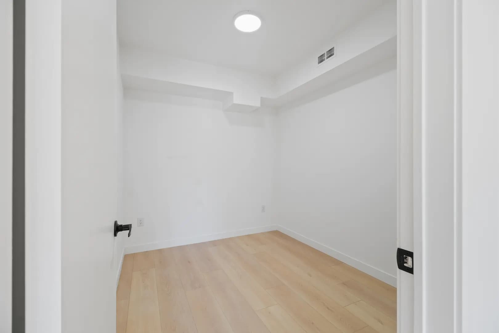 Orchard Park Condos thumbnail 19